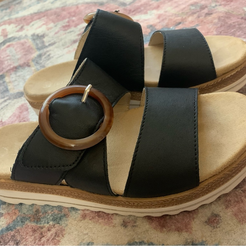 Remonte Soft Jocelyn 51 Black and Brown Casual Sandals with Adjustable Buckle